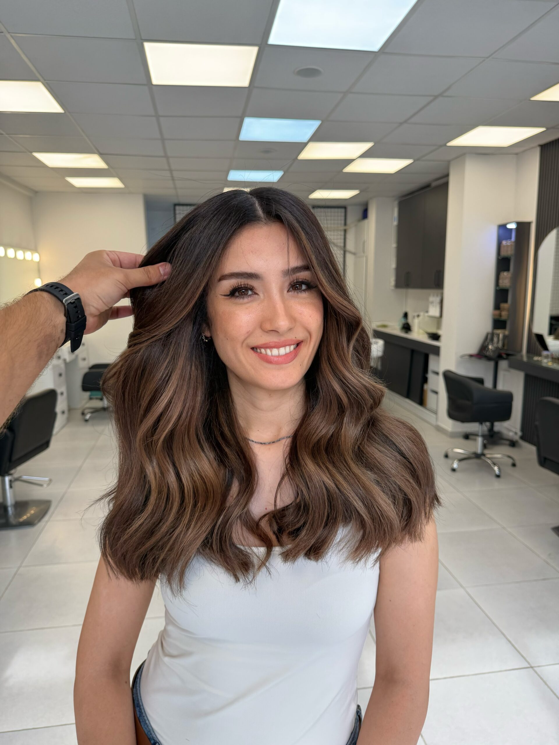 Doğru teknik, kusursuz geçişler ve göz alıcı parlaklık✨ Saçlarınızın ihtiyacı olan canlılığı