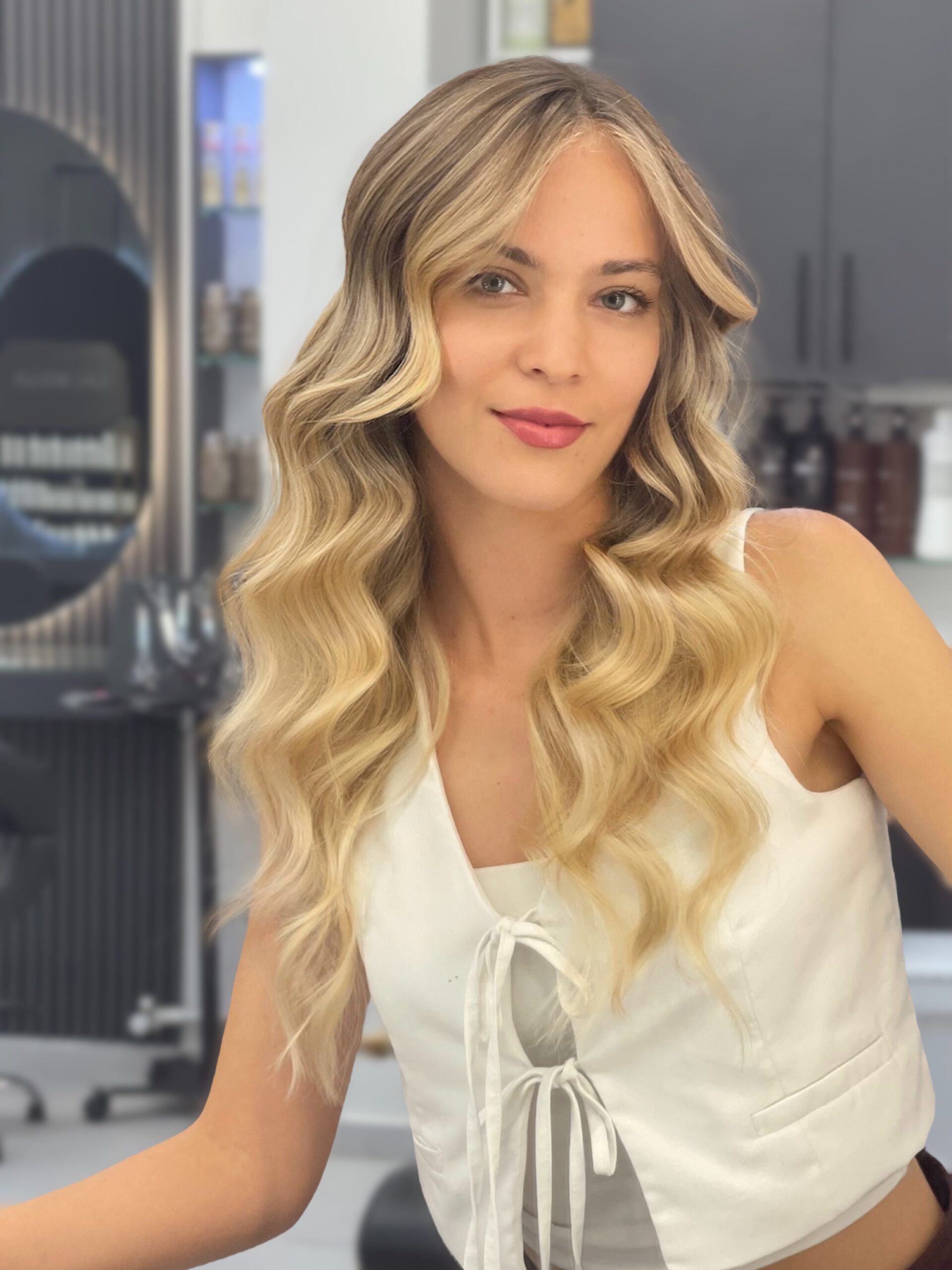 ✨Doğallığın ve ışıltının mükemmel uyumu: AirTouch. ✨ Saçta keskin çizgilerden arınmış, kendi